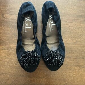 AGL Attilio Giusti Leombruni Black Suede Beaded Round Toe - 36.5 preowned EUC